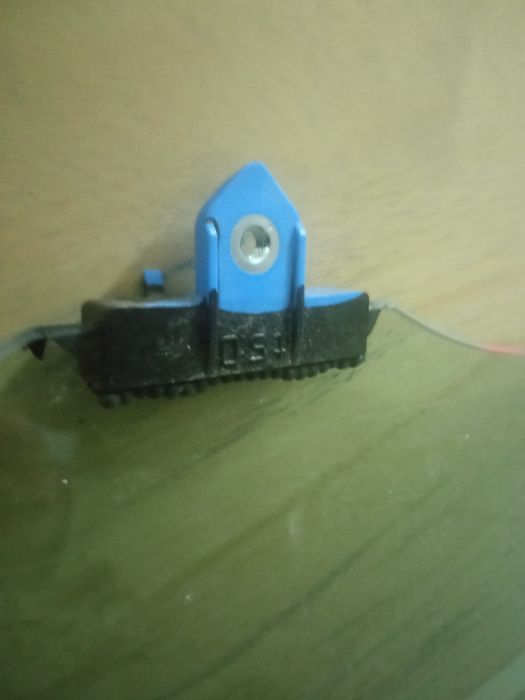 Продам боковое стекло для автомобиля Тойота