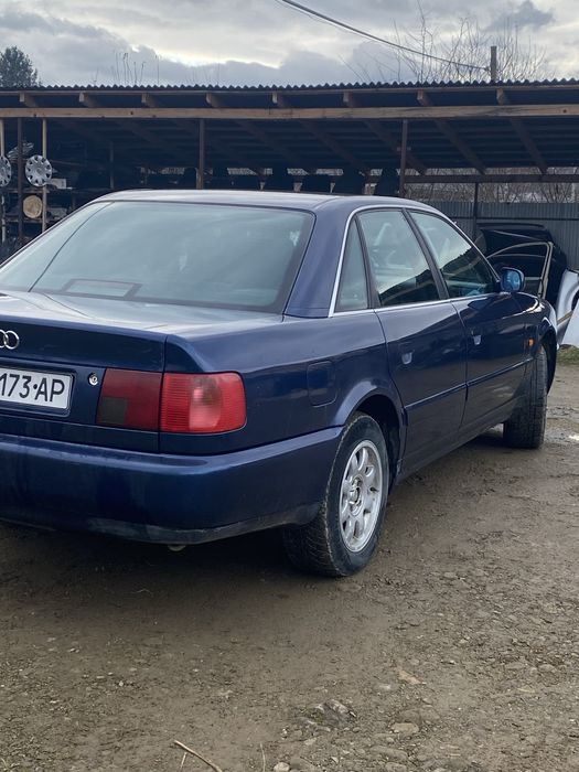 Ауді А6 С4.