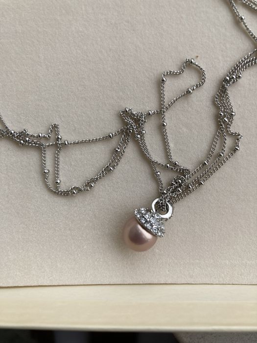 Colar e brincos Monet bijuteria novos. Em metal prateado com perolas