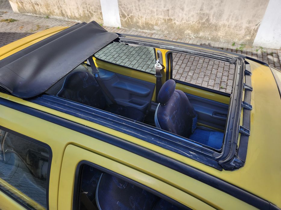 Renault Twingo com teto de abrir de correr