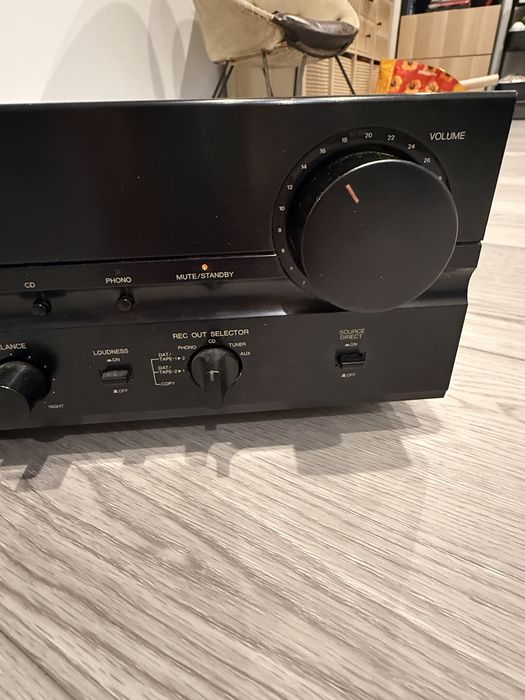 Amolificador Denon  PMA-680R