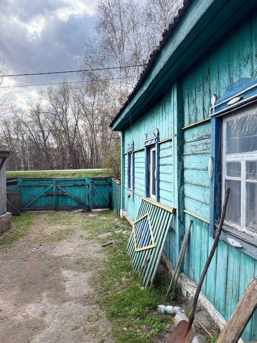 Продаж будинку в центрі с. Ріпки з приватизованою ділянкою!