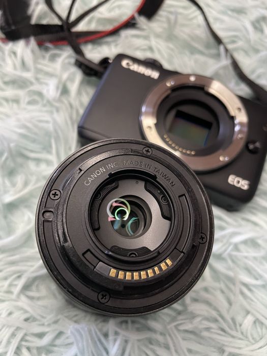 Фотоапарат Canon EOS M10