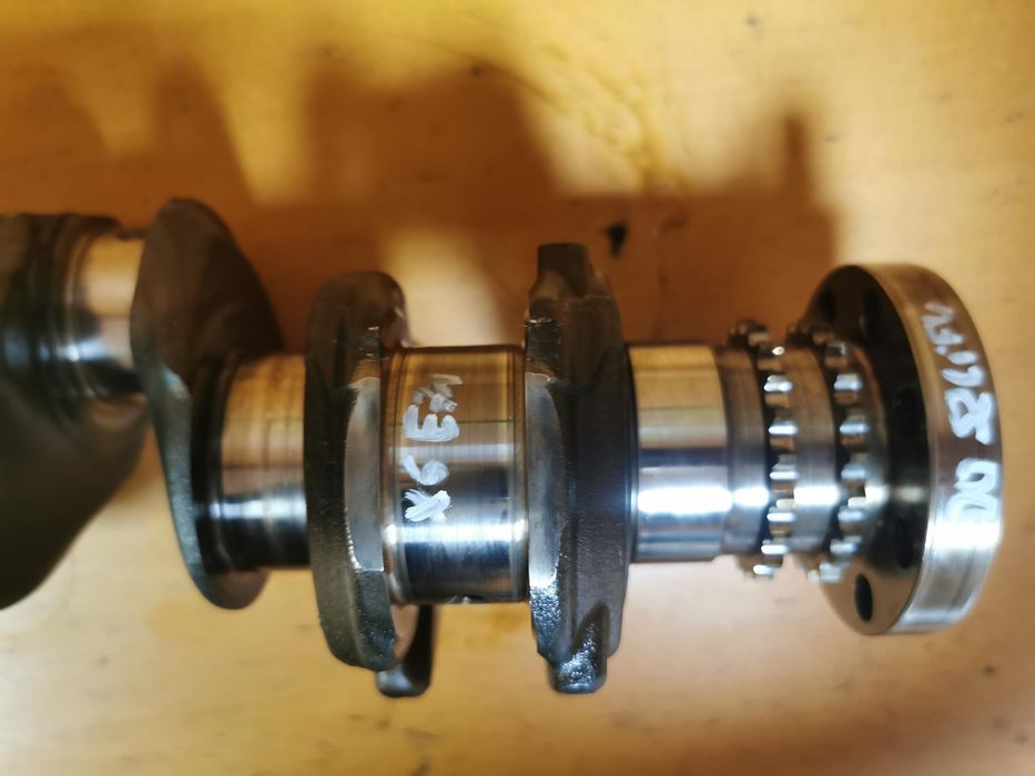 Wał korbowy bmw x6 e71  lci 30D 306km n57d30b