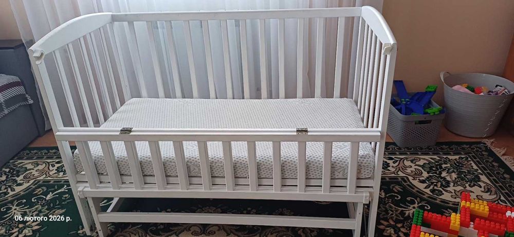 Дитяча колиска, дитячий коник