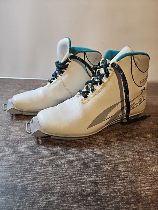 Buty narciarskie Tecno biegowe r.38
