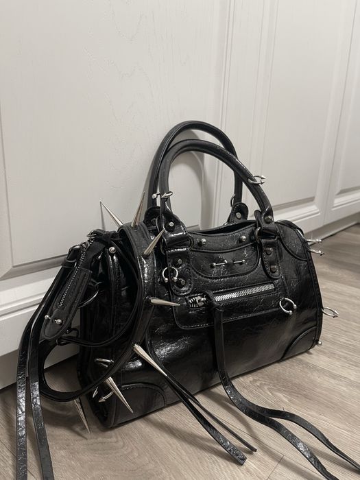 Сумка с шипами, сумка city bag type, сумка opium, сумка с пирсингом