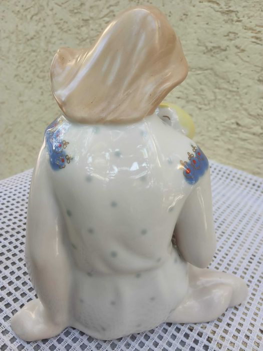 Фарфоровая статуэтка "Материнство" 1973-1991 гг., Полонне, СССР