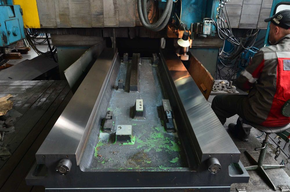 Шлифовка станин на станке Heckert