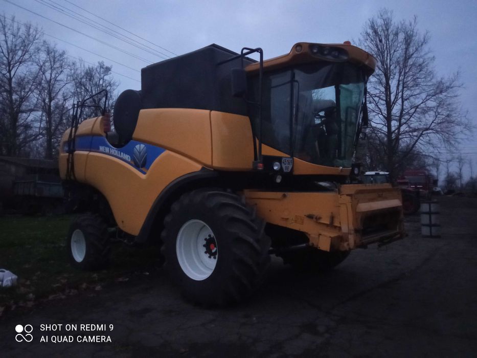 Комбайн NEW Holland CX6090