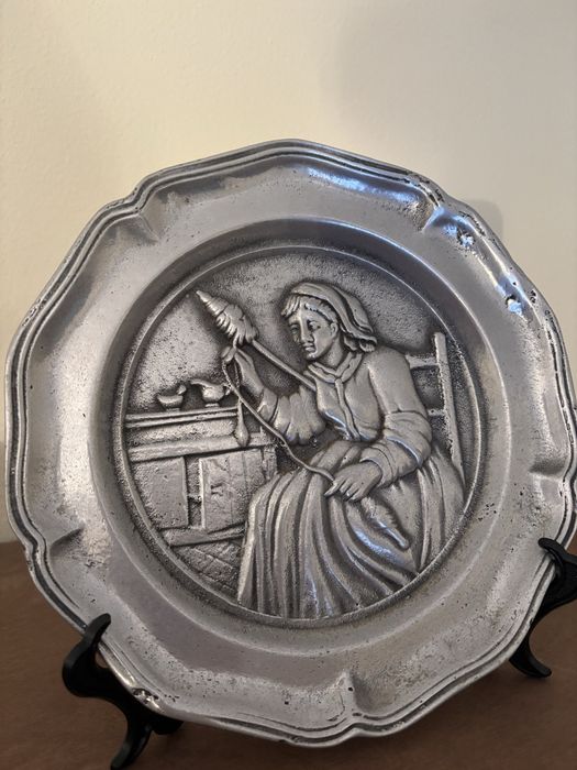 4 Pratos em estanho profissoes