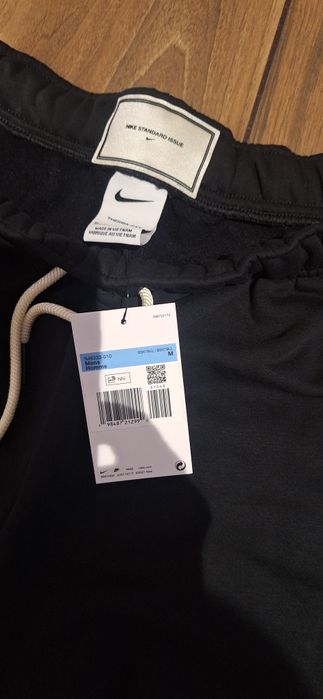 Sprzedam spodnie dresowe Nike  Therma  FIT