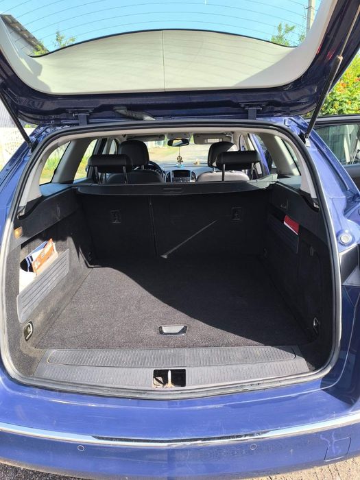 машина opel astra j 2014