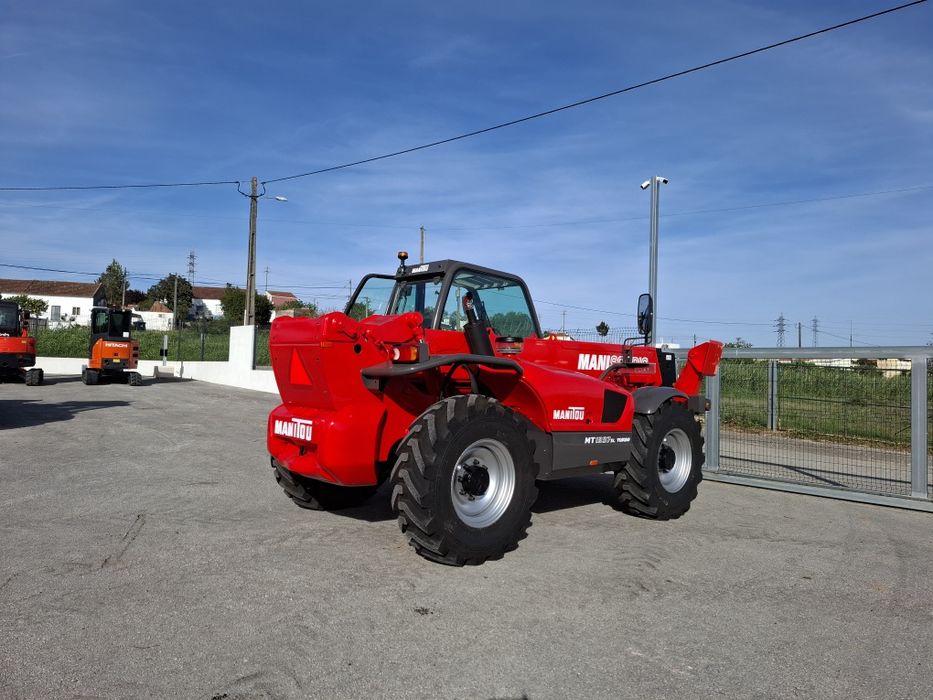 Manitou telescópico 1337 com matrícula