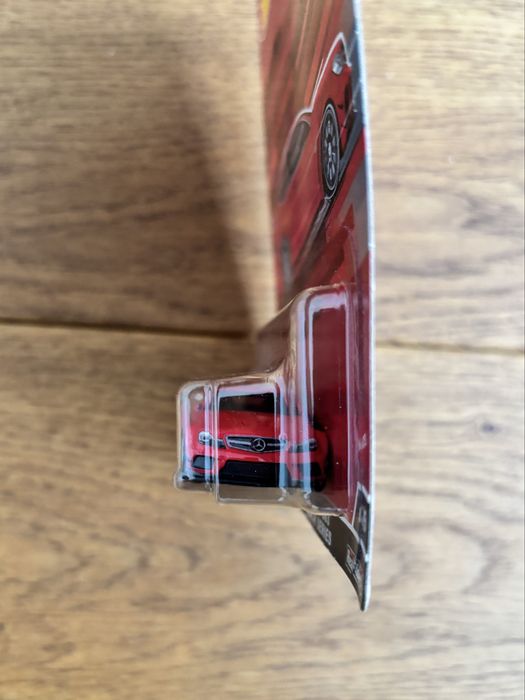 Hot Hot Wheels '12 Mercedes-Benz C63 AMG Coupe