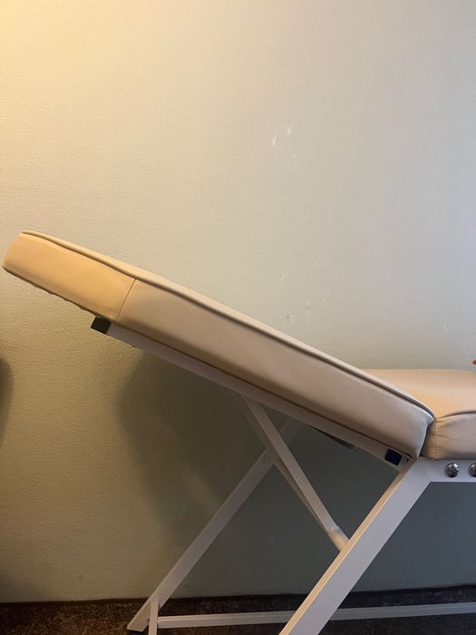 Косметологічний стіл