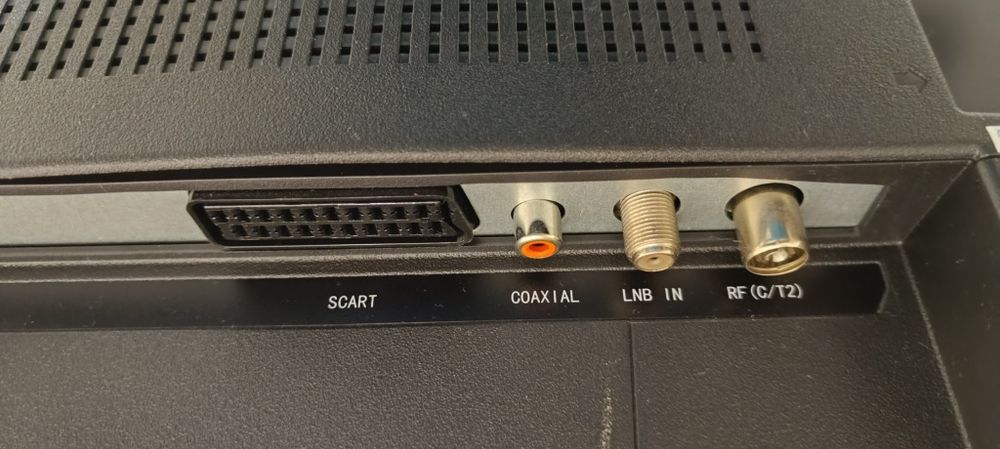 Телевізор Ergo 32 DHT6000