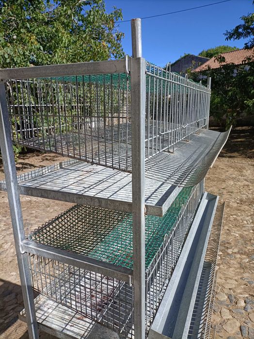 Jaula-Bateria para 64 Codornizes Reprodutoras - 4 pisos sobrepostos