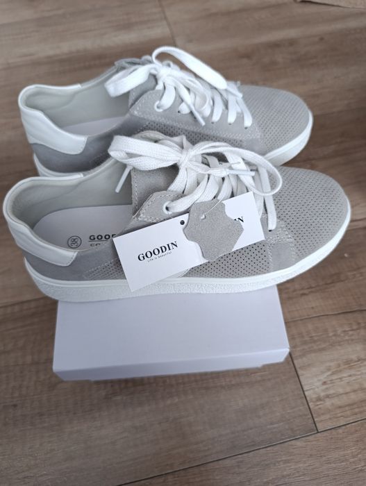 Buty sneakersy skórzane 38