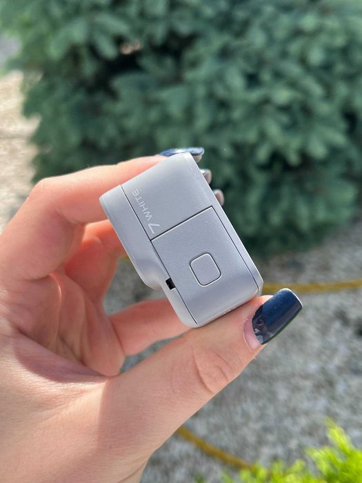 Екшн-камера GoPro Hero 7 white в кейсі