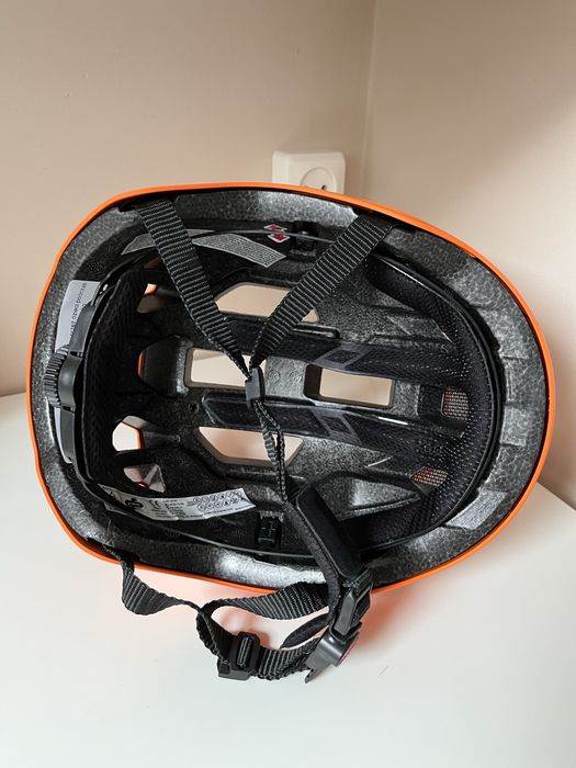 Kask rowerowy UVEX rozm. 56-59