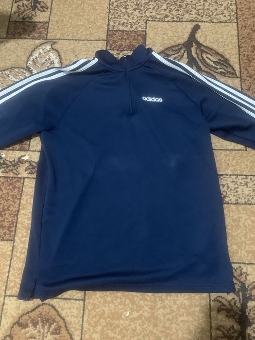 Кофта в гарному стані adidas
