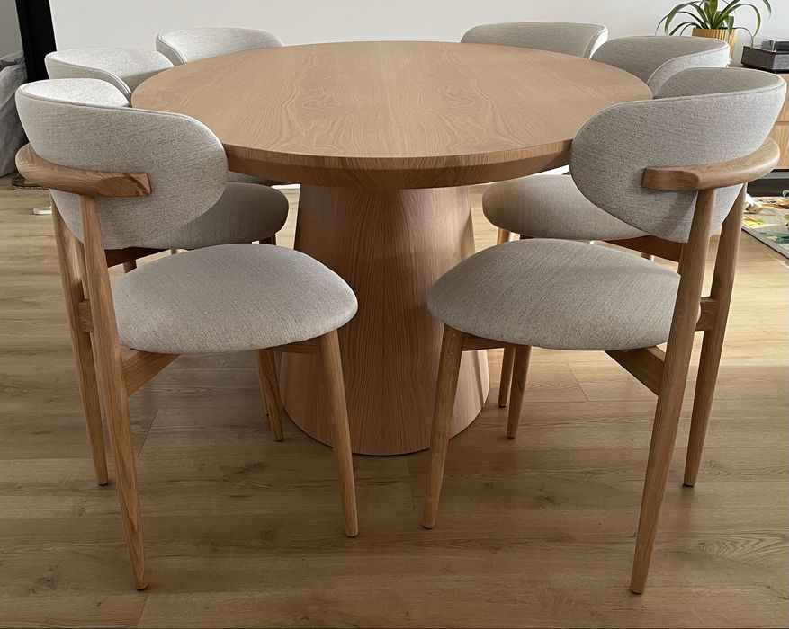 Mesa de jantar oval