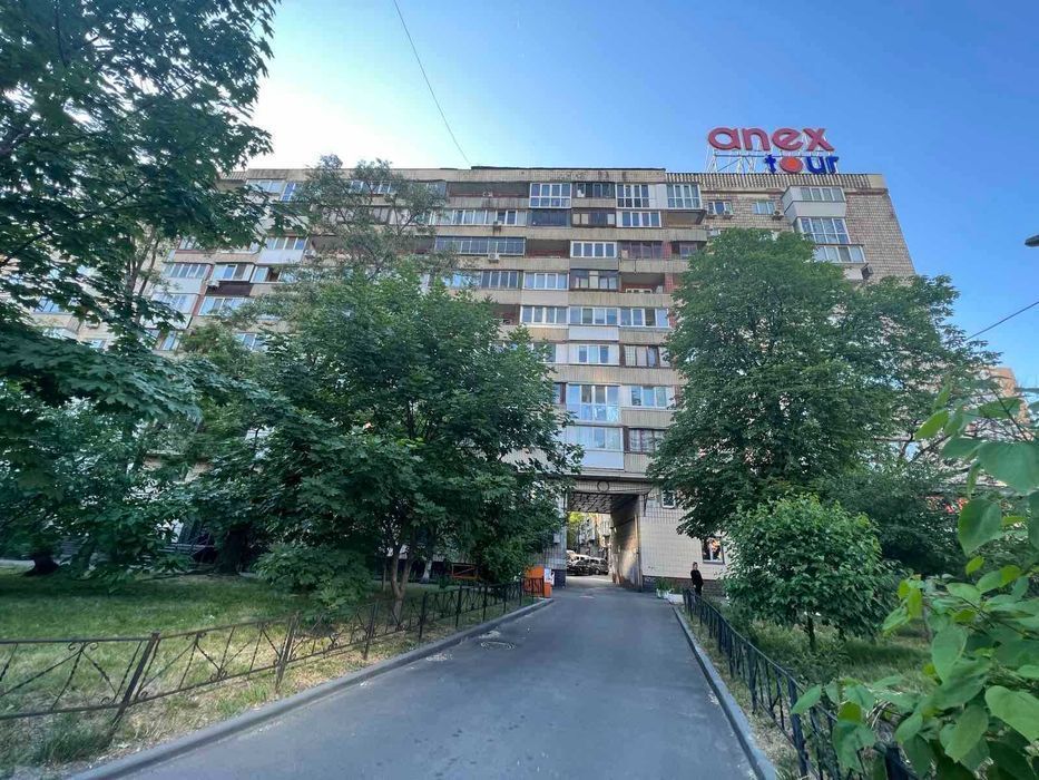 1к Бульвар Лесі Українки 28 метро Печерська 3 хв Подобово Погодинно