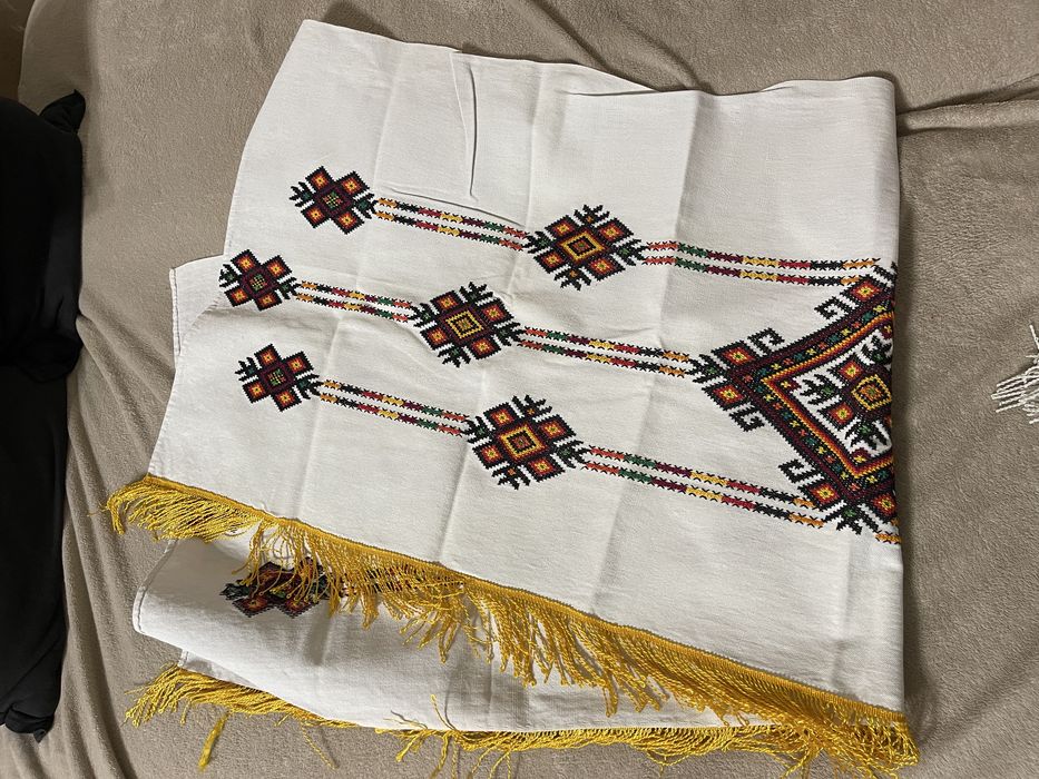 Простинь , доріжка , вишивка різна