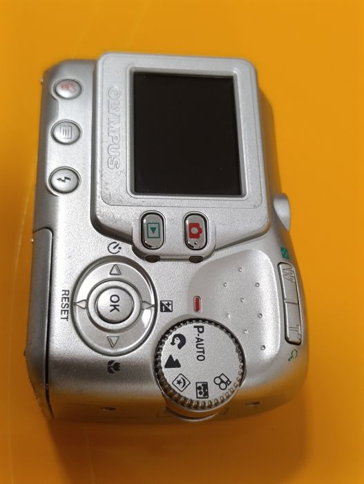 Aparat cyfrowy kompaktowy Olympus C-370, na  baterie AA, 99% OK