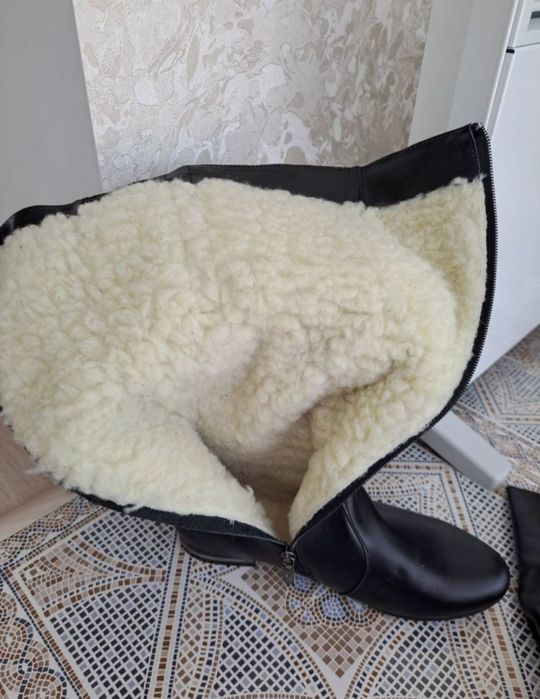 Новые женские зимние кожаные сапоги на цигейке, размер 40 (26 см)