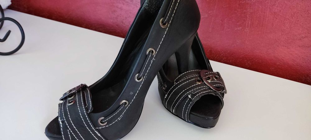 Buty -botki CCC r-37 obcas