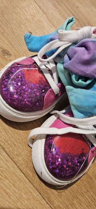 Sprzedam nowe buty dla dziewczynki