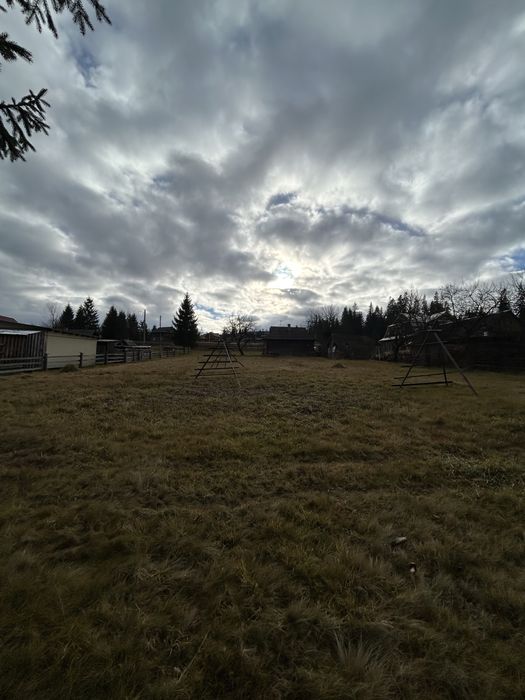 Продаж будинку який межує з лісом, хороший доїзд