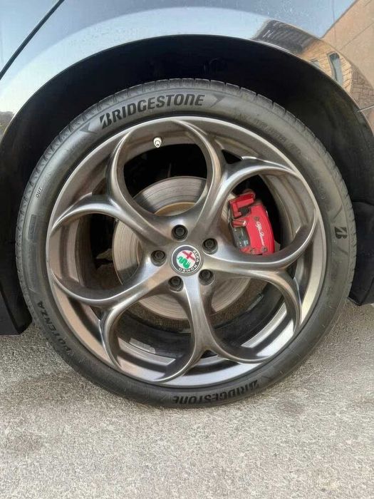 Alfa Romeo Giulia      2018