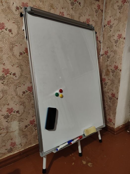 Фліпчарт 65х100 см на тринозі