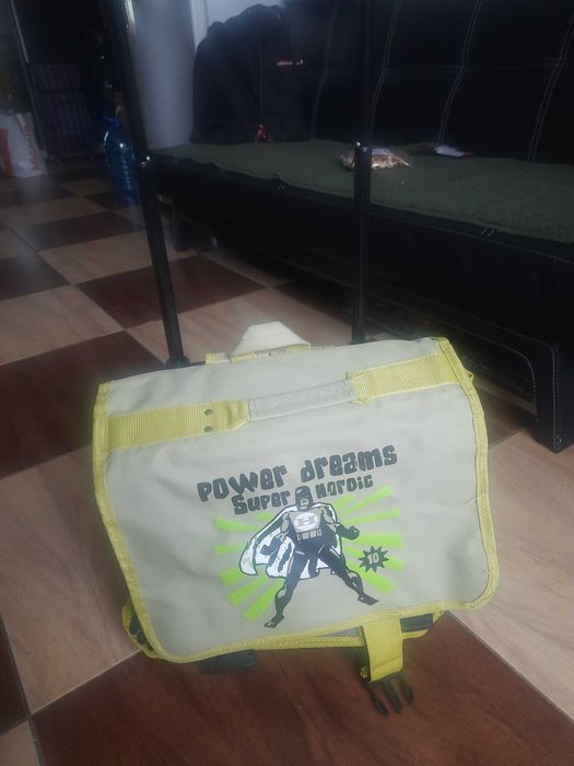 Сумка-рюкзак на колесах