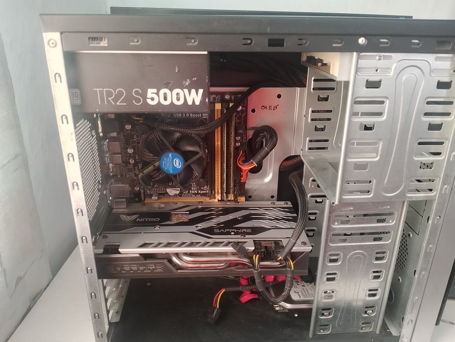 Продаю компа без назви(на корпусі пише Speed)