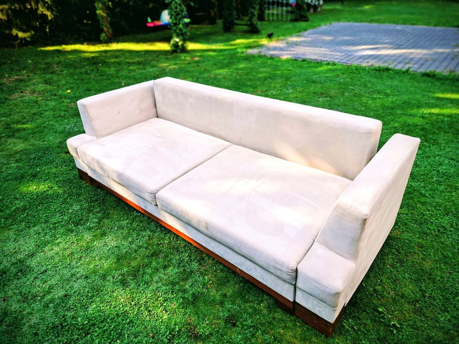 Sofa rozkładana z funkcją spania z pojemnikiem na pościel– ecru/orzech