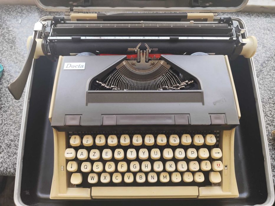 Máquina de escrever Docta