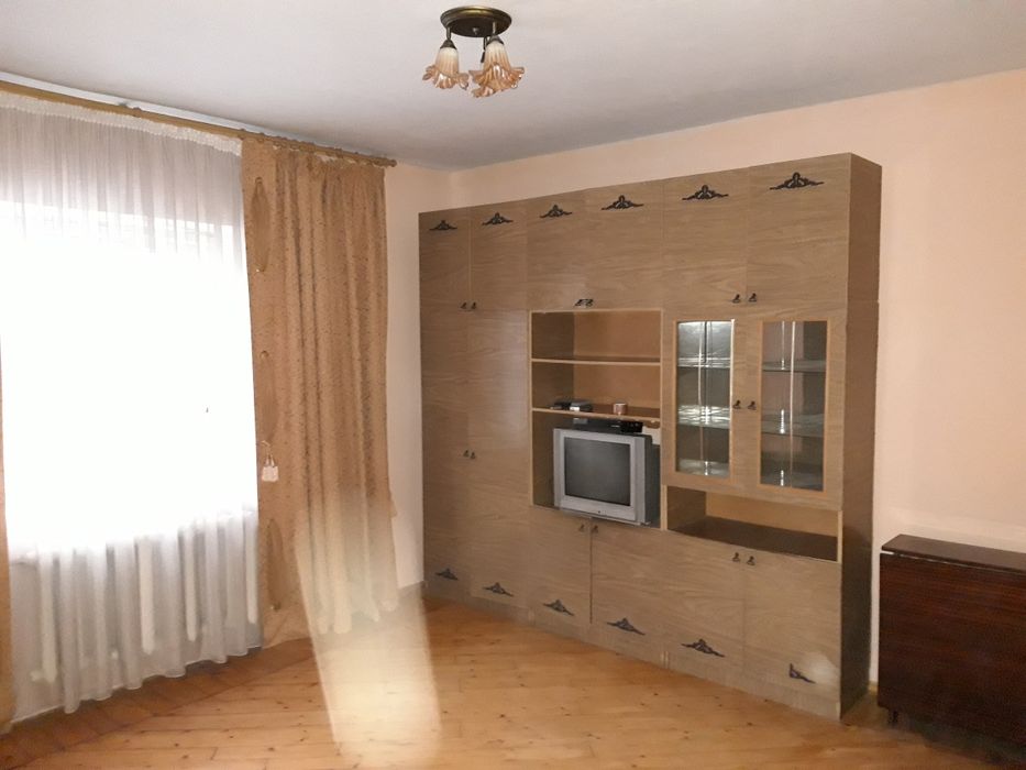 Продається 2-х кімнатна квартира  в самому центрі смт. Рожнятів