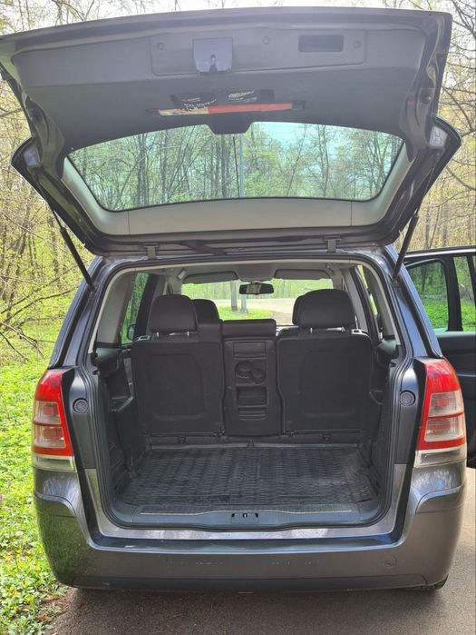 Opel Zafira b 1.9  150к.с. дизель 2010р