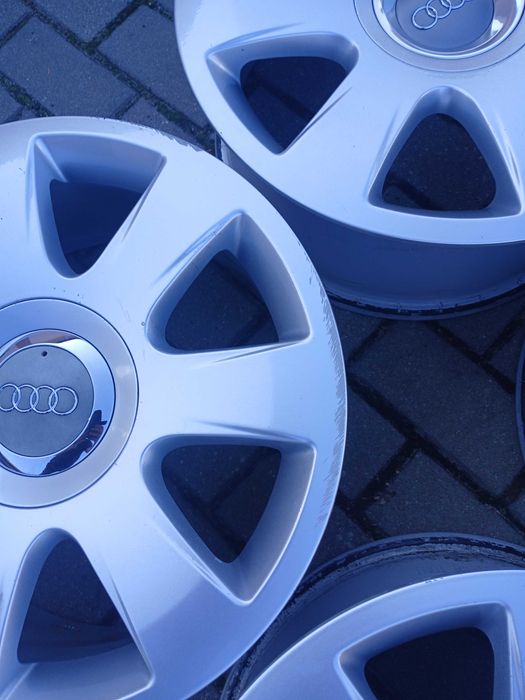 Felgi aluminiowe Audi 7j16 et 42 5x112 ch 57,1 A4 A3 itp VW