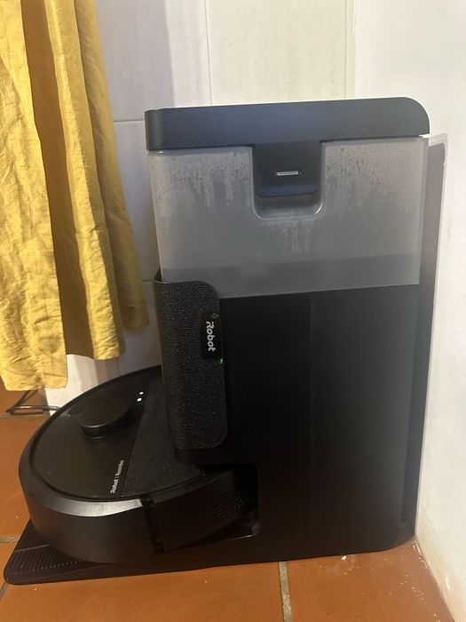 Roomba Plus 406 Combo + Base AutoWash – 3 meses – Impecável!