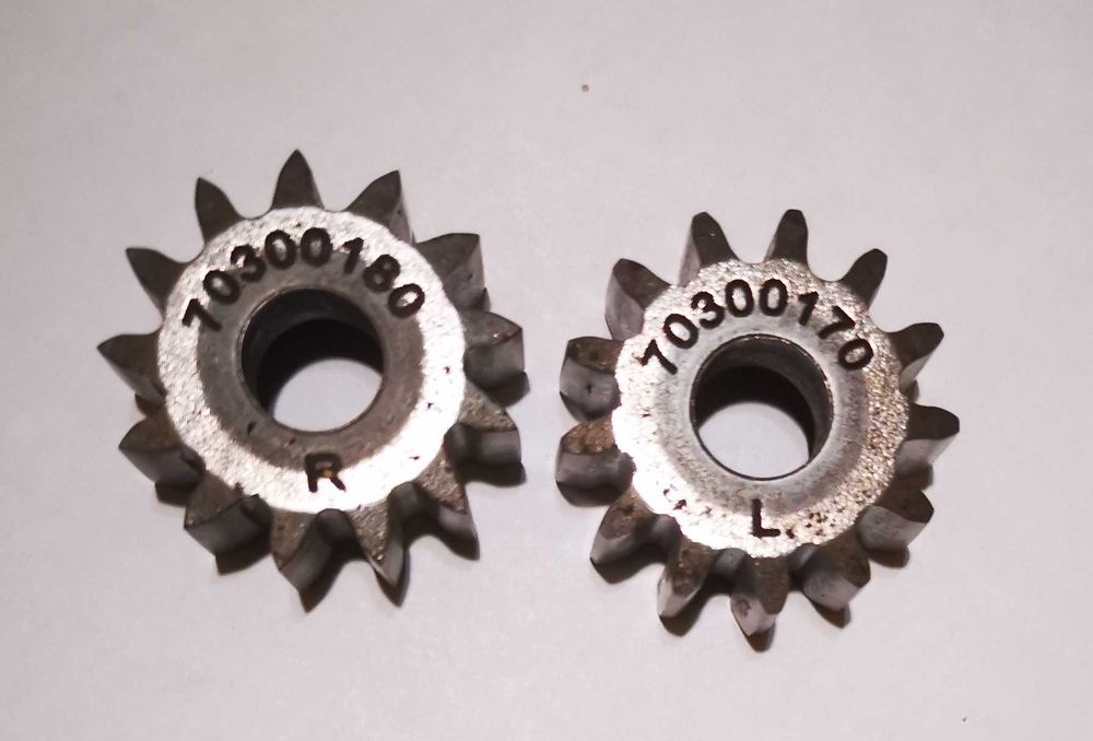 koło zębate napędu kosiarki spalinowej nac kpl prawe i lewe oryg.