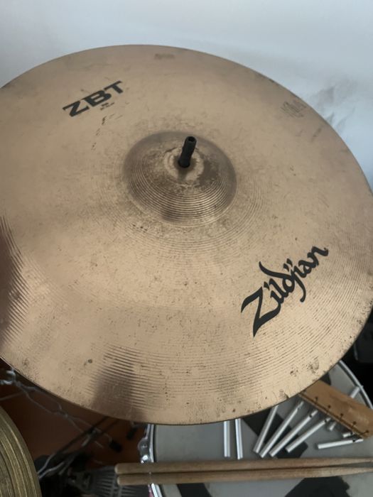 Bateria Mapex Série Pro M Completa com Pratos Zildjian ZBT