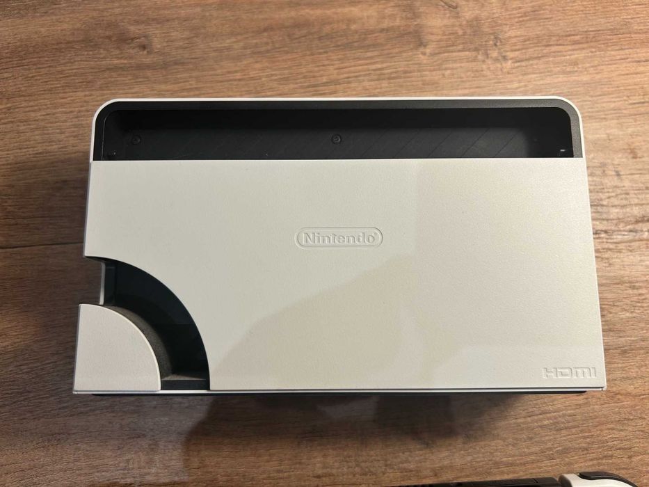 Nintendo Switch Oled + 4 jogos + caixa + bolsa – Excelente estado