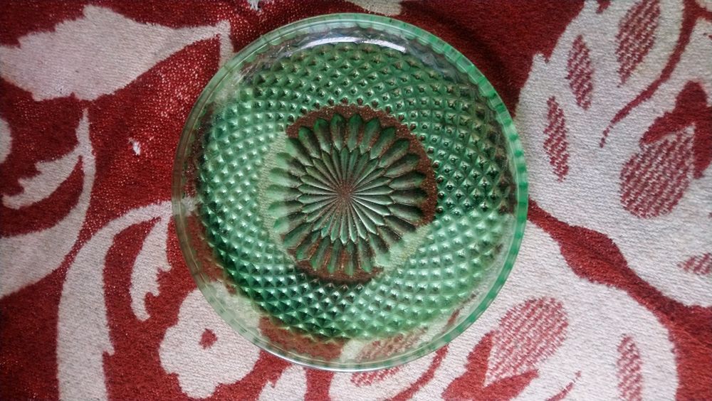 Тортівниця з кольорового скла