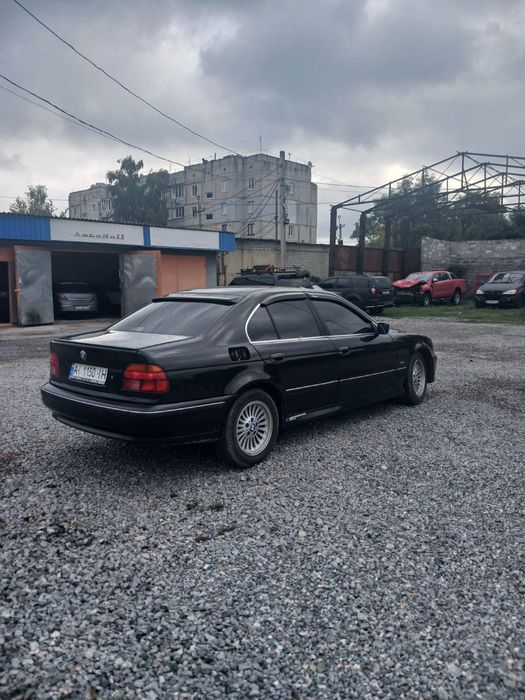 Продам БМВ  520.