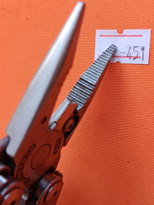 Мультитул Leatherman Free P2 с чехлом